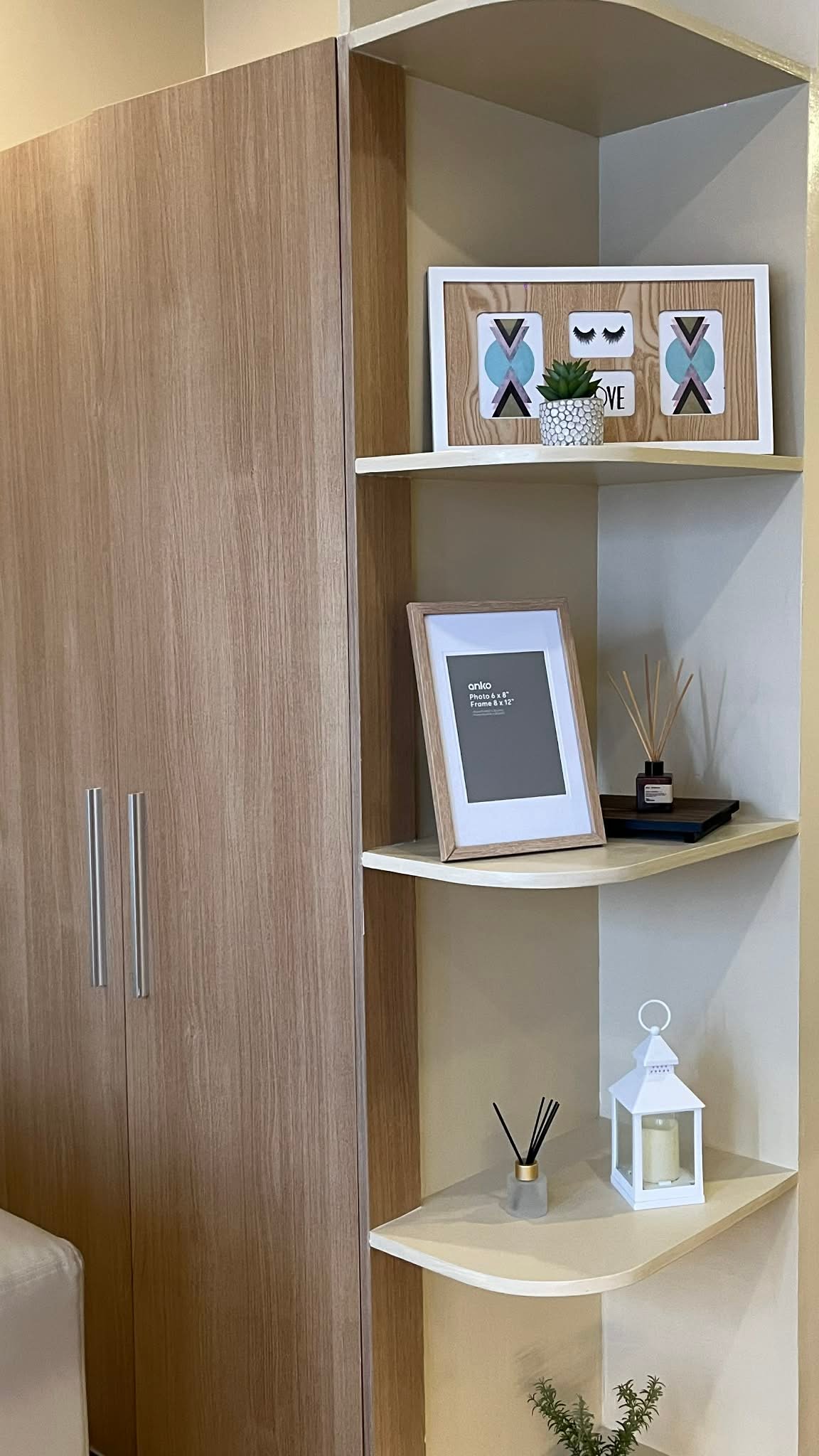 1019 STUDIO - Image 2